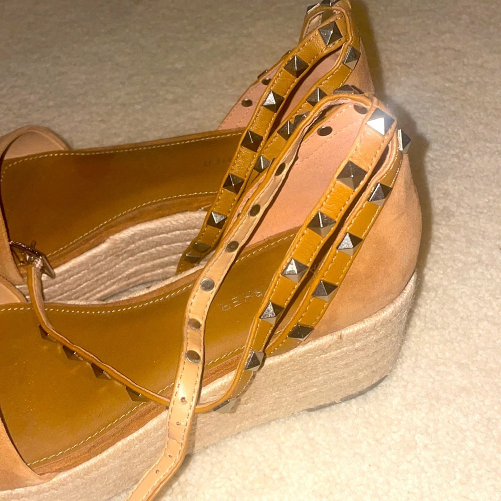 Marc fisher sandals